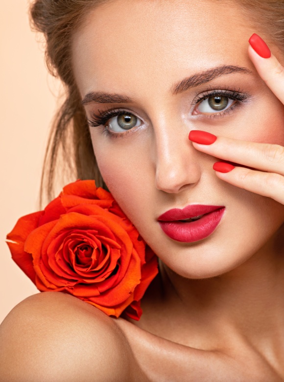 Natural-looking permanent makeup brows